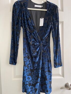 ASTR Blue Floral Velvet Long Sleeve Knot-Front Dress